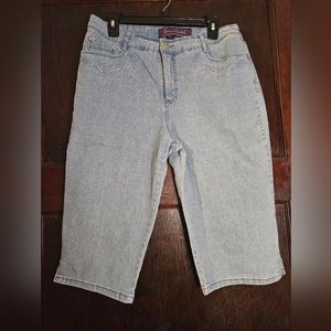 Gloria Vanderbilt Perfect Fit Capris - Size 12